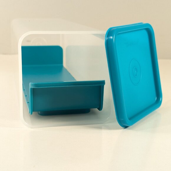 TUPPERWARE Cheese keeper in blue - Picture 4 of 9